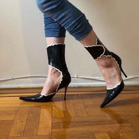 Bronx Ankle Wrap Elongated Pointy Toe Black and White Maid ALL LEATHER - Picture 1 of 9